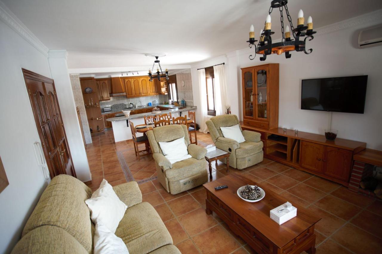 Casa de las Montañas Villanueva del Trabuco Exterior foto